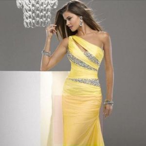 Evening gown in ROYAL BLUE COLOR. Size 4-5